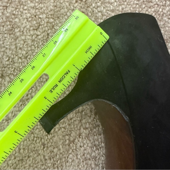 Stuart Weitzman Pointed Toe Kitten Heel Suede Pumps - Picture 12 of 12